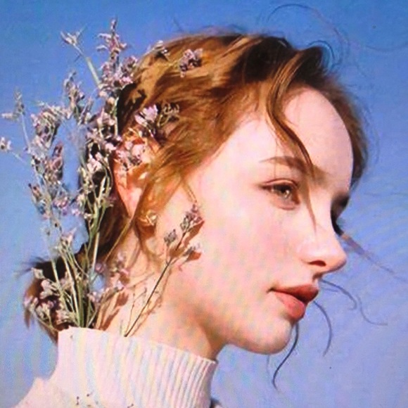 Profile Picture of Ruth Matthew (@ktngstrj) on Poshmark