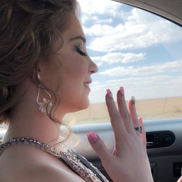 Profile Picture of Emmarae Birkenfeld (@emmarae_b) on Poshmark