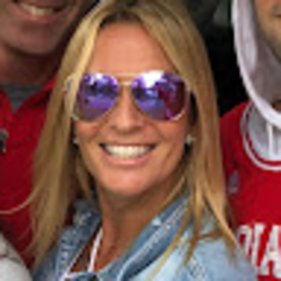 Robin Fiddle posnack - Poshmark Profile Picture of Robin Fiddle posnack (@posnack1231) on Poshmark