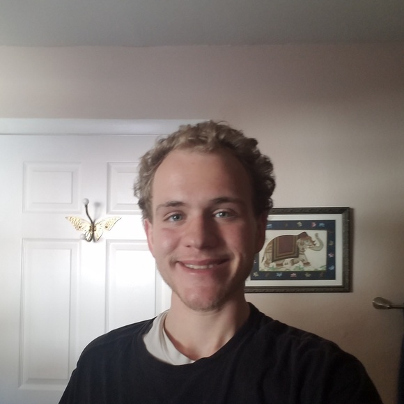 Profile Picture of Michael Kringlen (@kringlenmichael) on Poshmark