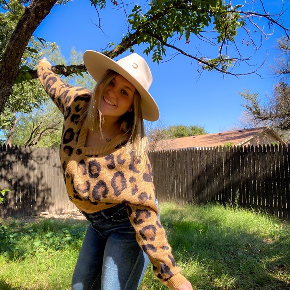 Profile Picture of Keleigh Crysler (@kekecrysler) on Poshmark