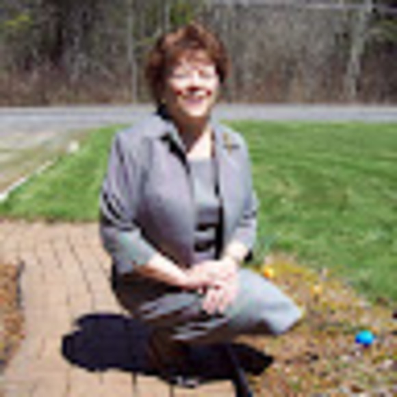 Profile Picture of Bobbi Kiser (@blkiser) on Poshmark