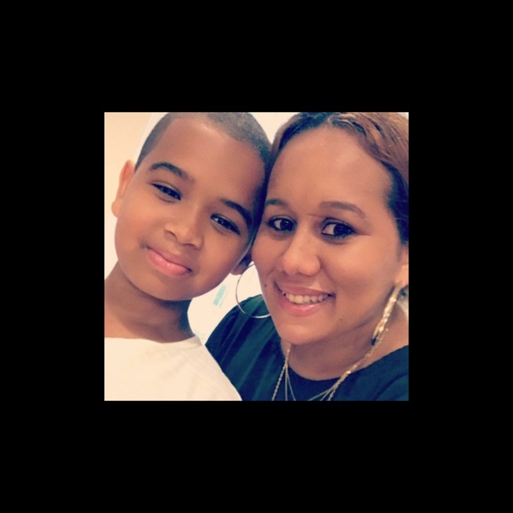 Profile Picture of Isabel Olivares (@izzy1117) on Poshmark