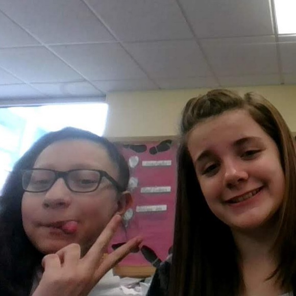 Alyssia Ridenour - Poshmark Profile Picture of Alyssia Ridenour (@alyssiaridenour) on Poshmark