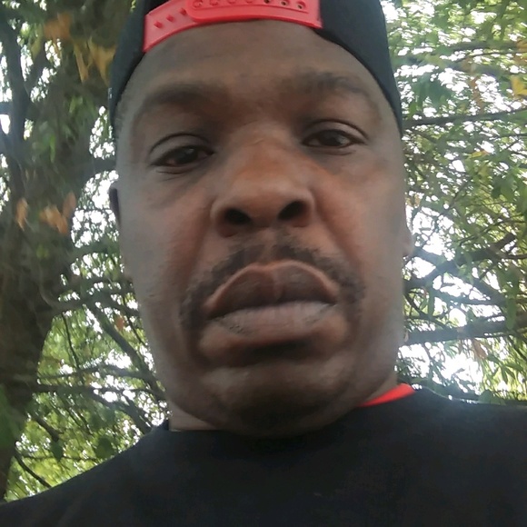 Profile Picture of Glenn Mcdaniel (@twinmackie) on Poshmark