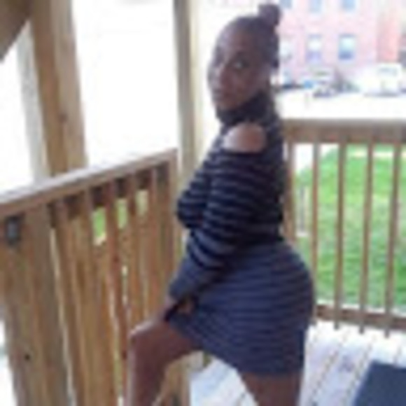 Profile Picture of Bonnie Chambers (@bonniechambe672) on Poshmark