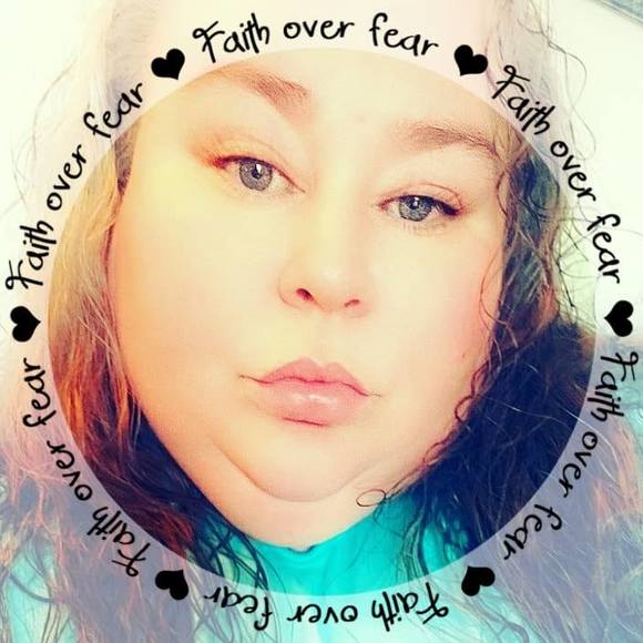 Profile Picture of Megan Healy (@megan_healy) on Poshmark