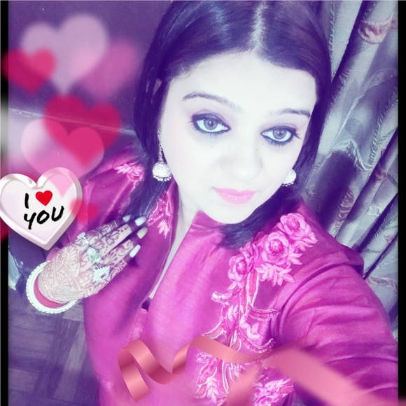 Profile Picture of Priyanka Seth (@priyankaseth) on Poshmark