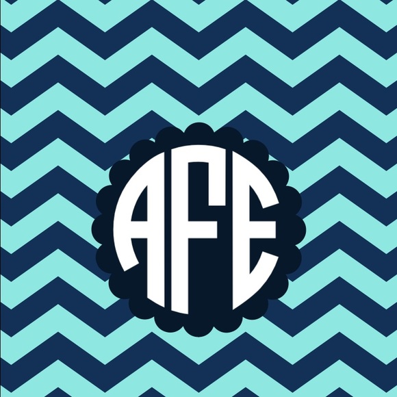 Profile Picture of Ariel Glanders (@ariel0124) on Poshmark