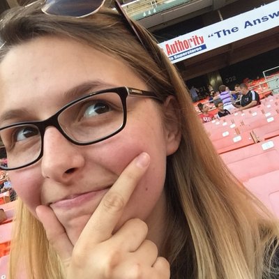 Profile Picture of Liz Matheny (@LizzRay) on Twitter