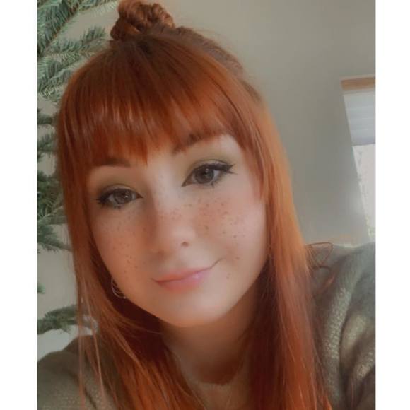 Profile Picture of Shannon Wilhelm (@shannon3381) on Poshmark