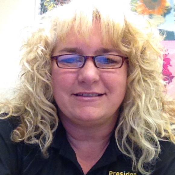 Profile Picture of Kim Steger (@craftykim) on Poshmark