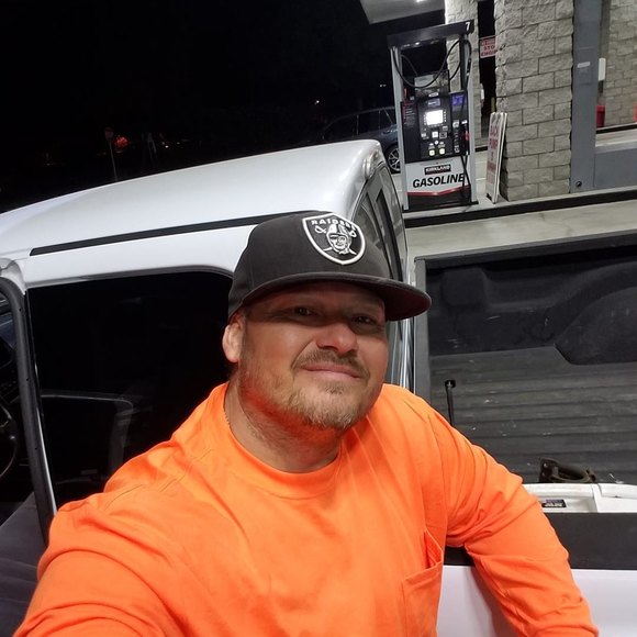 Profile Picture of Dan Brudvig (@brudvig) on Poshmark