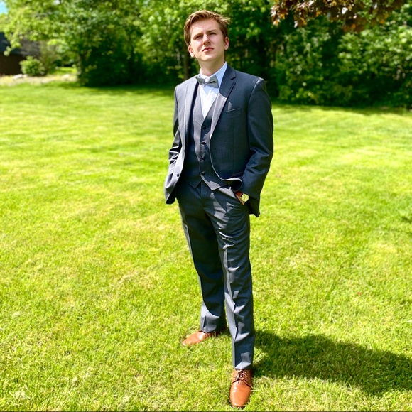 Profile Picture of Garret Travers (@garret_at) on Poshmark