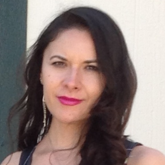 Profile Picture of Crystal Armijo (@charm633) on Poshmark