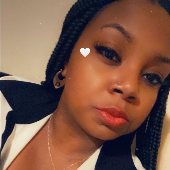 Profile Picture of Devin Page (@mspage30) on Poshmark
