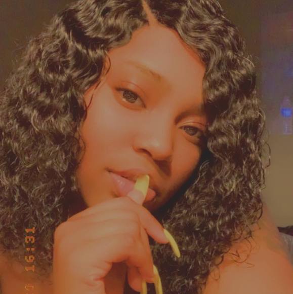 Profile Picture of Clarissa Clarissa (@rissapooh134) on Poshmark