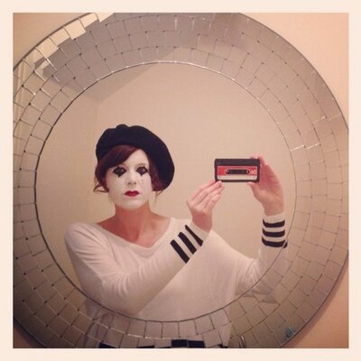 Profile Picture of Ashley Bruce (@middlerobbins) on Twitter