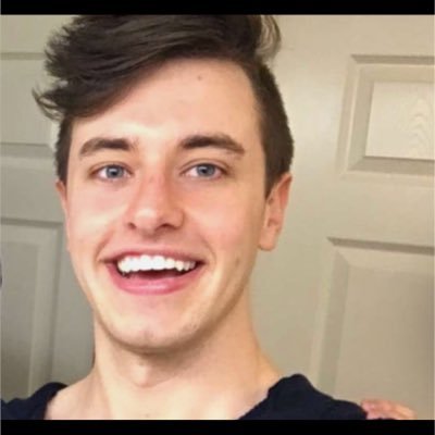 Profile Picture of Carl Craven (@Cravensomecarl) on Twitter