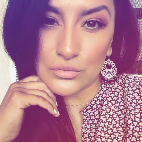 Profile Picture of Aracely Aguilar (@chelitaca) on Poshmark