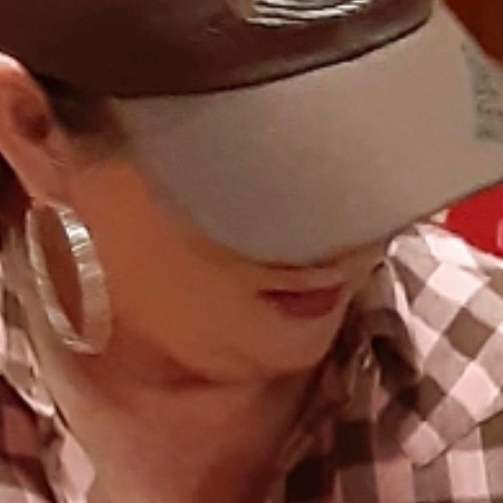 Profile Picture of Robin (@rjwj30) on Tiktok