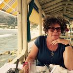 Profile Picture of Helen Suddards (@oenophilos) on Instagram