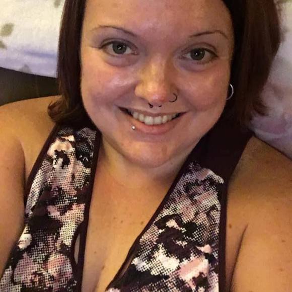 Profile Picture of Lori Halstead (@lorirhalstead) on Poshmark