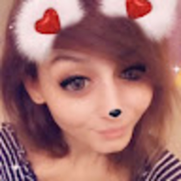 Profile Picture of Crazy tarantula Lady (@bernisbear) on Poshmark