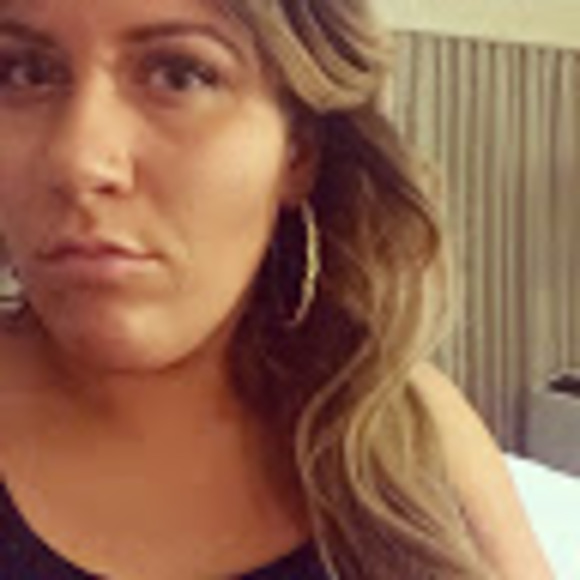 Profile Picture of Jade Neilson (@neilsonjade) on Poshmark