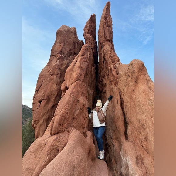 Profile Picture of Roxy Romero (@roxyg_16) on Poshmark