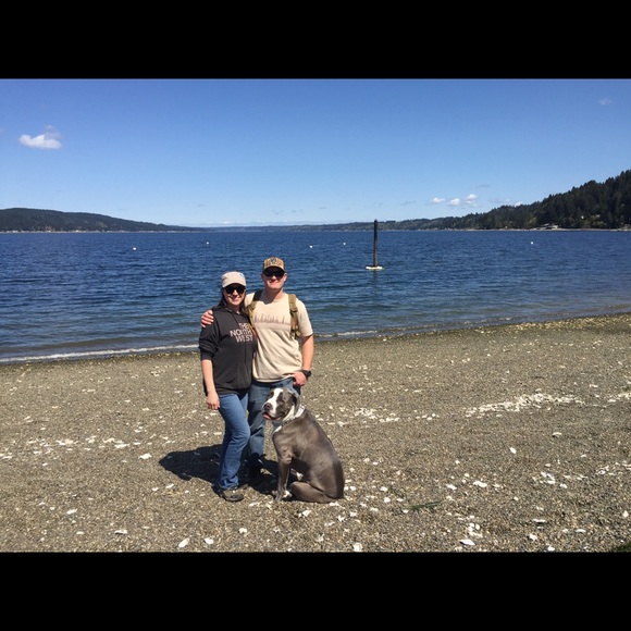 Profile Picture of Joshua Dumont (@reddum1980) on Poshmark