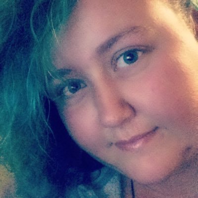 Profile Picture of Lynda Sinclair (@sinclairlynda17) on Twitter