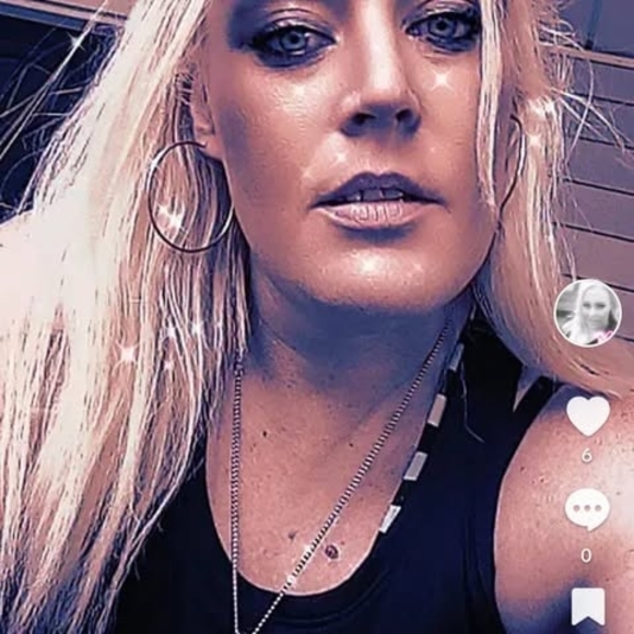 Profile Picture of Audrey ruth Summers renfrow (@audreyruth592) on Poshmark