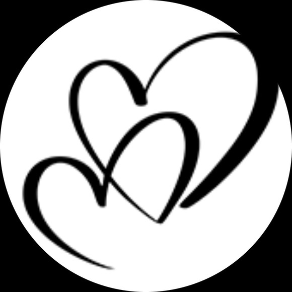 Profile Picture of Selina Sarian (@vintagemastery) on Poshmark