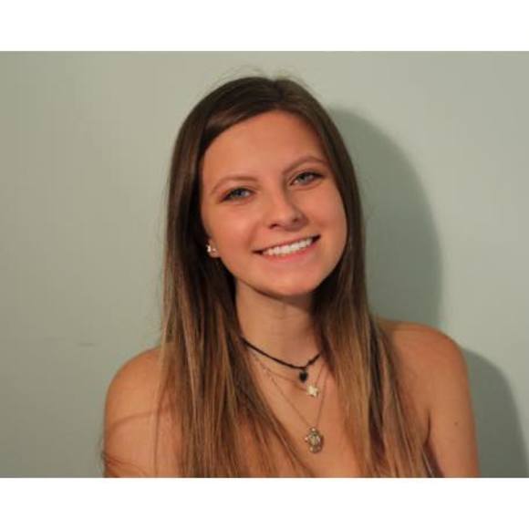 Profile Picture of Heather Arscott (@okheather_) on Poshmark