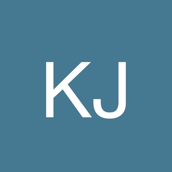 Profile Picture of Kellie Jarvis (@kjarvis17) on Poshmark