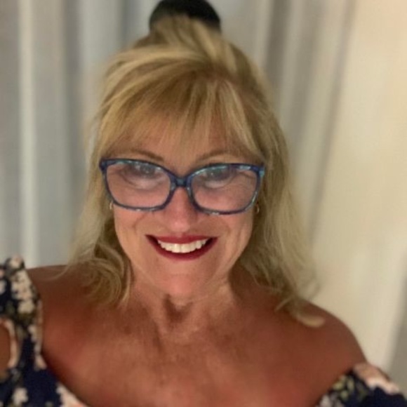 Profile Picture of France Pilon (@francepilon) on Poshmark