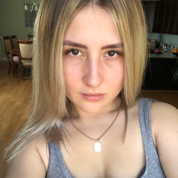 Profile Picture of Ella Fulga (@ellafulga) on Poshmark