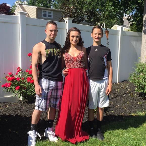 Profile Picture of Eileen Narwid comotto (@ecom) on Poshmark