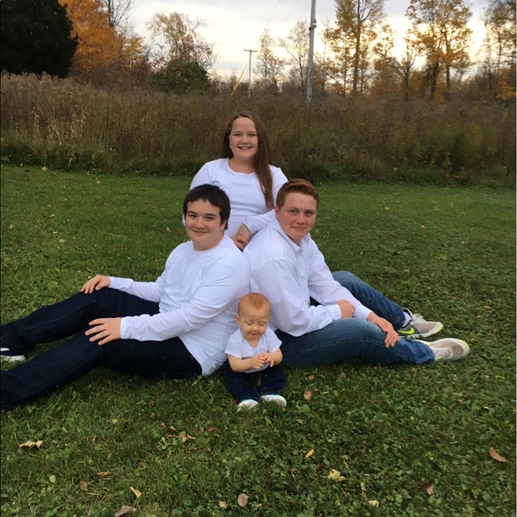 Profile Picture of Morgan Beldock (@mbeldock) on Poshmark