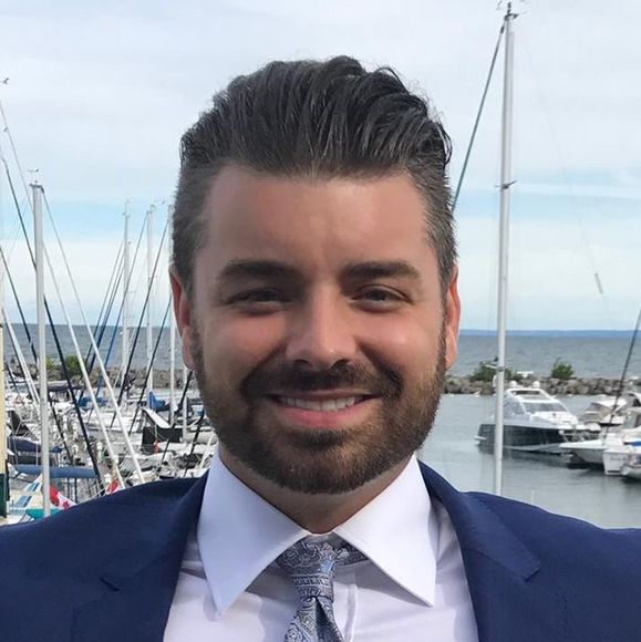 Profile Picture of Mathew Moxness (@mathewmoxness) on Poshmark