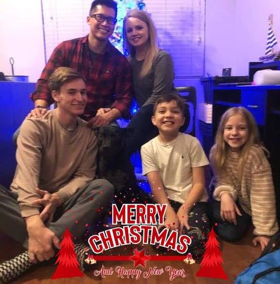 Profile Picture of Alexis Vawter (@mrs_menehune) on Poshmark