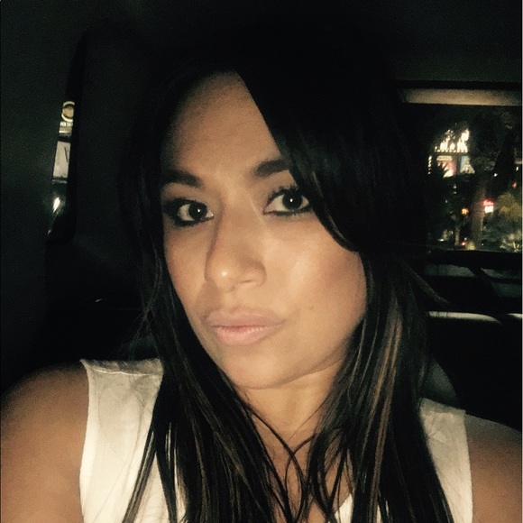 Profile Picture of Crystal Carrera (@crystalc1984) on Poshmark