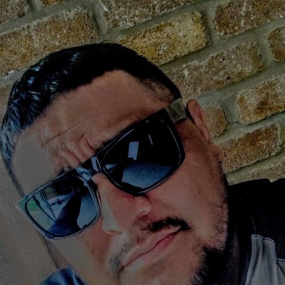 Profile Picture of Danny Loya (@dannyloya) on Poshmark