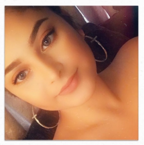 Profile Picture of Blanca Zepeda (@lov3lydani3lla) on Poshmark