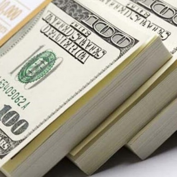 Profile Picture of Sam Awad (@ssamawad) on Poshmark