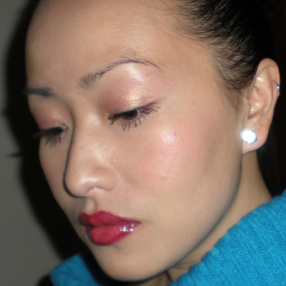 Profile Picture of Sia Vue (@jingsuet) on Poshmark