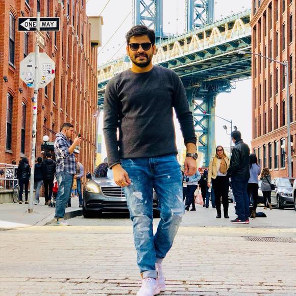 Profile Picture of Akash Shah (@akash5india) on Poshmark