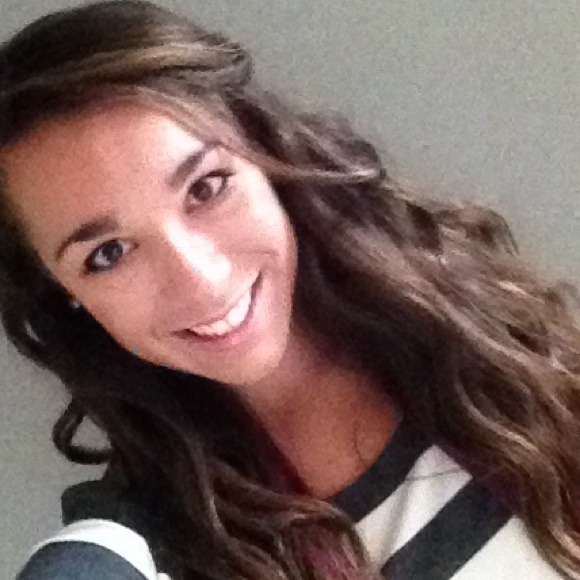 Profile Picture of Janelle Maffucci (@janelle15) on Poshmark