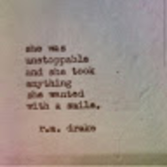 Profile Picture of Miranda Cologgi (@mirandacologgi) on Poshmark